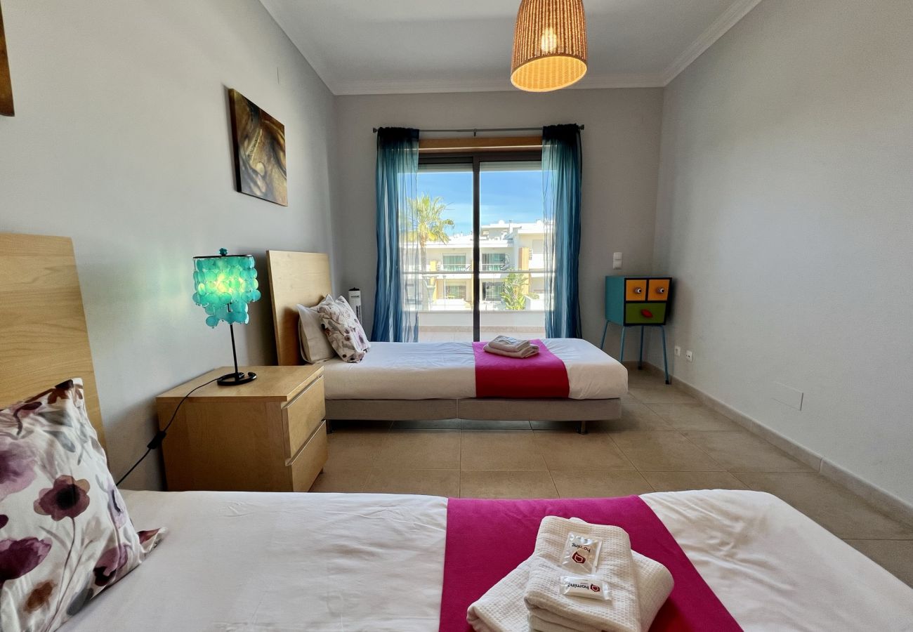 Townhouse in Albufeira - ALBUFEIRA GARDEN VILLA WITH POOL by HOMING