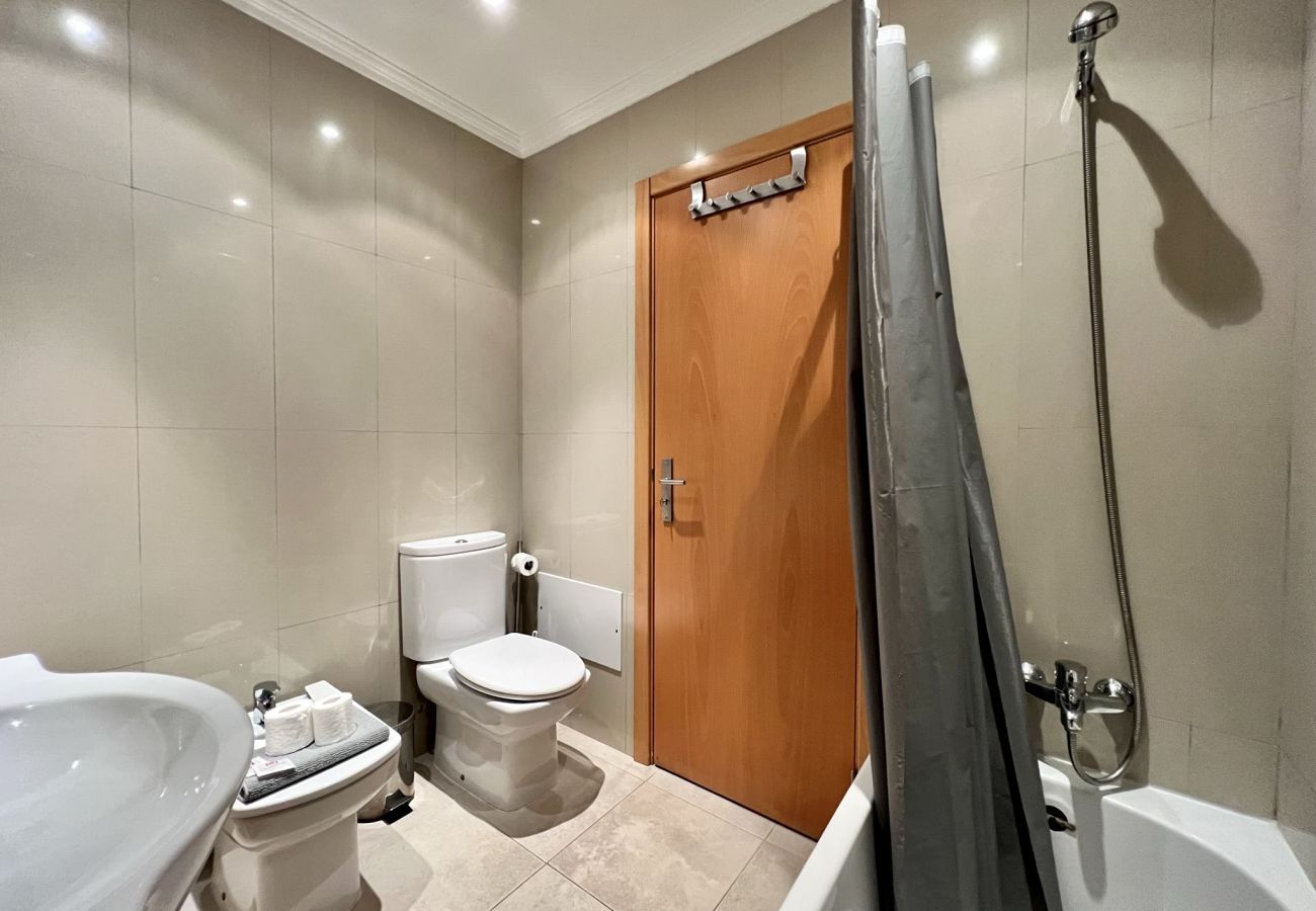 Townhouse in Albufeira - ALBUFEIRA GARDEN VILLA WITH POOL by HOMING