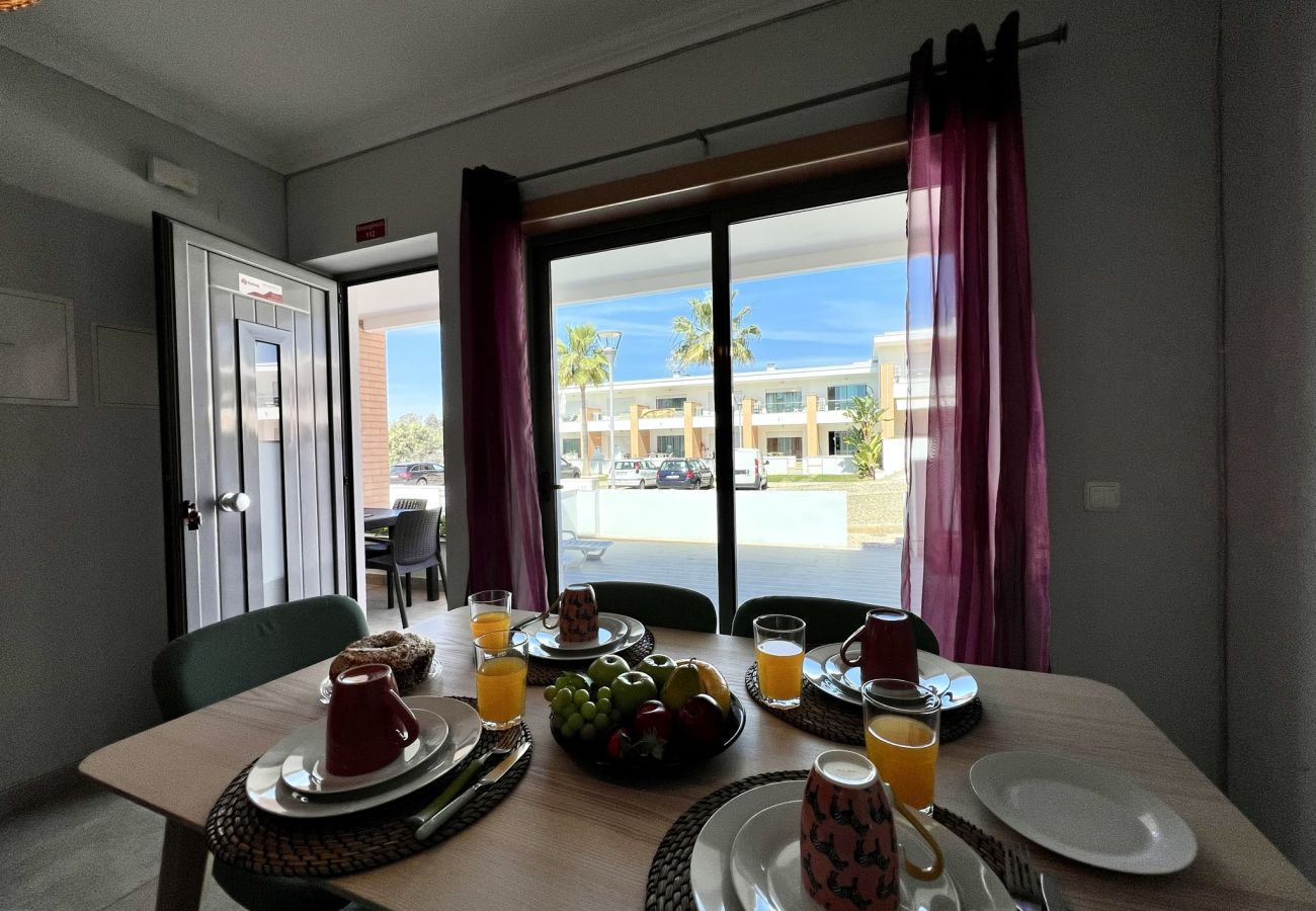 Townhouse in Albufeira - ALBUFEIRA GARDEN VILLA WITH POOL by HOMING