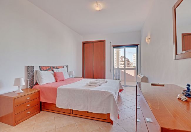 Apartment in Portimão - PRAIA DA ROCHA CENTRAL 1 WITH POOL by HOMING Apartment in Portimão - PRAIA DA ROCHA CENTRAL 1 WITH POOL by HOMING