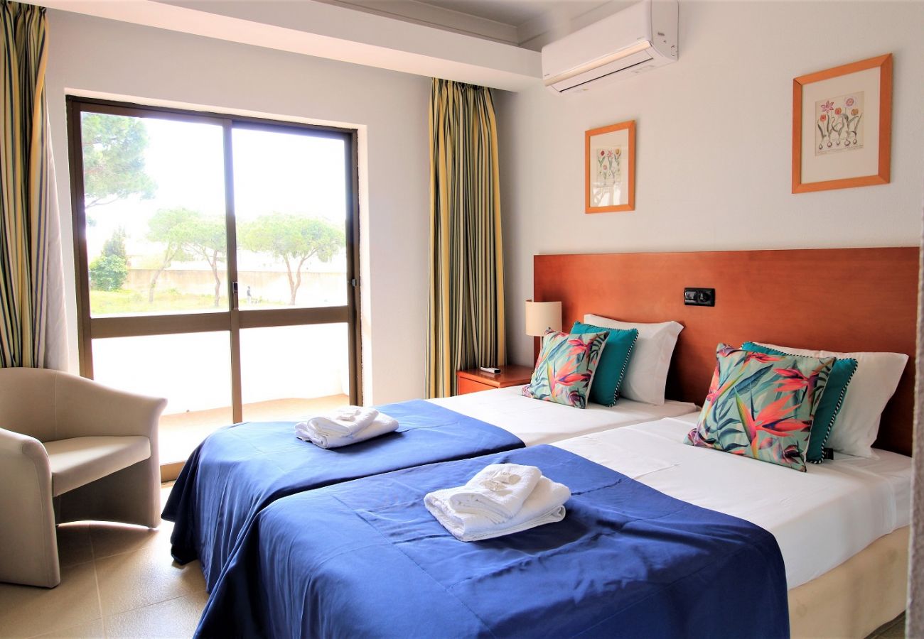Apartment in Vilamoura - VILAMOURA COSY 3 WITH POOL by HOMING