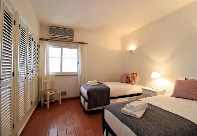 Villa in Vilamoura - VILAMOURA CONCEPT VILLA  WITH POOL by HOMING Villa in Vilamoura - VILAMOURA CONCEPT VILLA  WITH POOL by HOMING