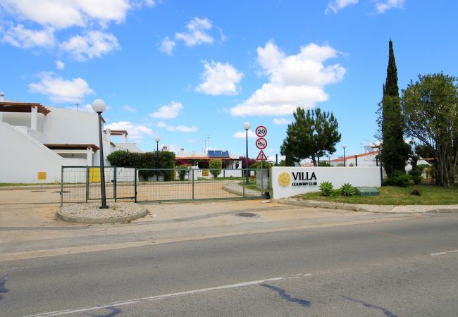 Villa in Vilamoura - VILAMOURA CONCEPT VILLA  WITH POOL by HOMING Villa in Vilamoura - VILAMOURA CONCEPT VILLA  WITH POOL by HOMING