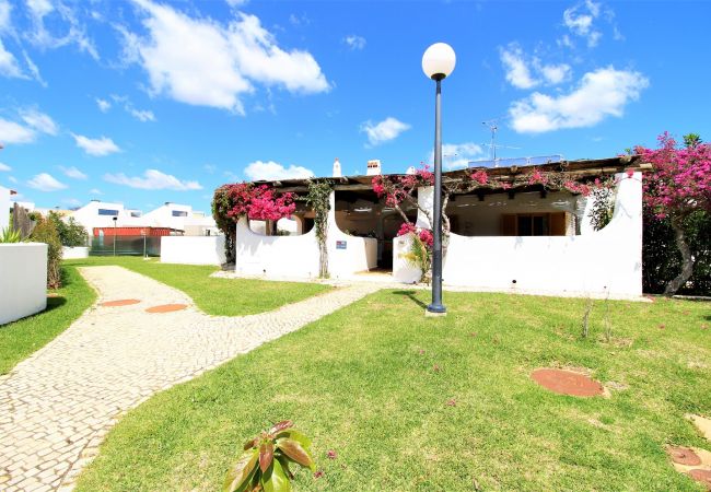 Villa in Vilamoura - VILAMOURA CONCEPT VILLA  WITH POOL by HOMING Villa in Vilamoura - VILAMOURA CONCEPT VILLA  WITH POOL by HOMING