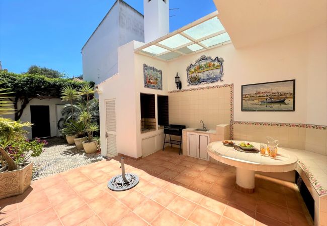 House in Lagos - LAGOS TYPICAL HOUSE by HOMING House in Lagos - LAGOS TYPICAL HOUSE by HOMING