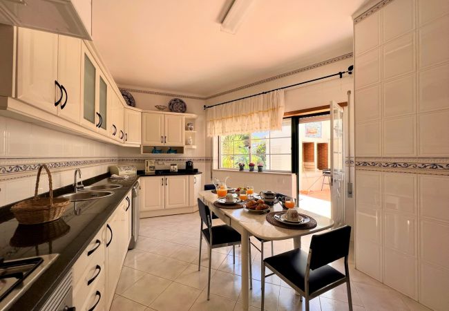 House in Lagos - LAGOS TYPICAL HOUSE by HOMING House in Lagos - LAGOS TYPICAL HOUSE by HOMING