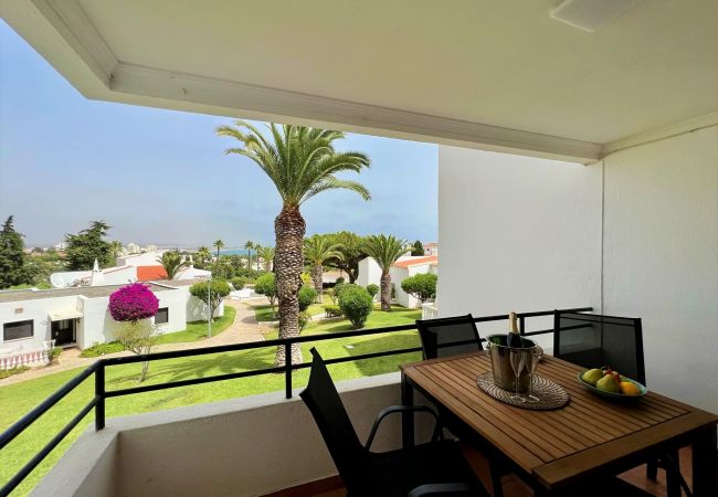 Apartment in Armação de Pêra - ARMAÇÃO DE PÊRA BRIGHTNESS 2 WITH POOL by HOMING Apartment in Armação de Pêra - ARMAÇÃO DE PÊRA BRIGHTNESS 2 WITH POOL by HOMING