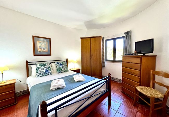 Villa in Vilamoura - VILAMOURA TRADITIONAL VILLA WITH POOL by HOMING Villa in Vilamoura - VILAMOURA TRADITIONAL VILLA WITH POOL by HOMING