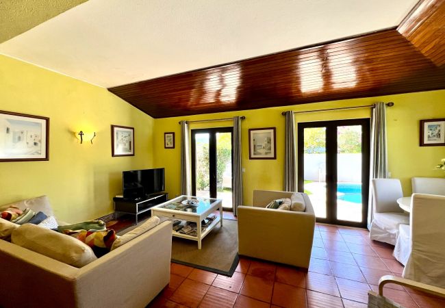 Villa in Vilamoura - VILAMOURA TRADITIONAL VILLA WITH POOL by HOMING Villa in Vilamoura - VILAMOURA TRADITIONAL VILLA WITH POOL by HOMING