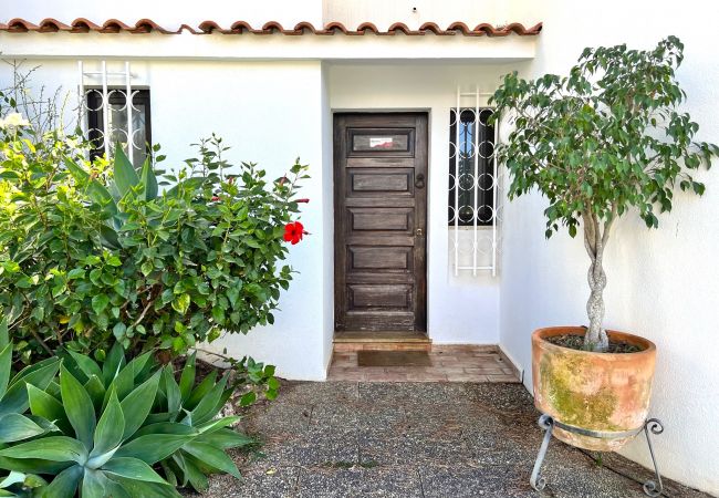 Villa in Vilamoura - VILAMOURA TRADITIONAL VILLA WITH POOL by HOMING Villa in Vilamoura - VILAMOURA TRADITIONAL VILLA WITH POOL by HOMING