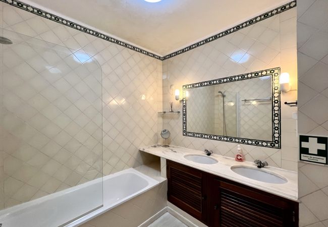 Apartment in Vilamoura - VILAMOURA BRIGHTNESS APARTMENT WITH POOL by HOMING Apartment in Vilamoura - VILAMOURA BRIGHTNESS APARTMENT WITH POOL by HOMING