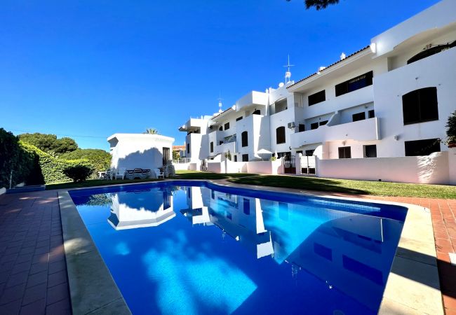 Apartment in Vilamoura - VILAMOURA BRIGHTNESS APARTMENT WITH POOL by HOMING Apartment in Vilamoura - VILAMOURA BRIGHTNESS APARTMENT WITH POOL by HOMING
