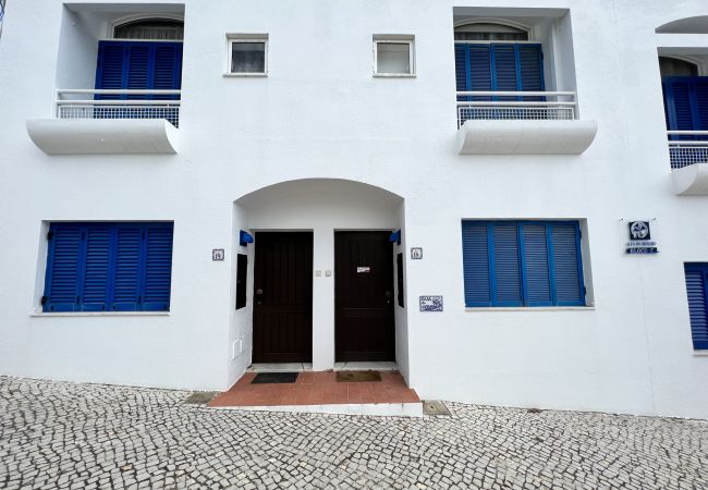 Apartment in Albufeira - ALBUFEIRA SUNSET WITH POOL by HOMING Apartment in Albufeira - ALBUFEIRA SUNSET WITH POOL by HOMING