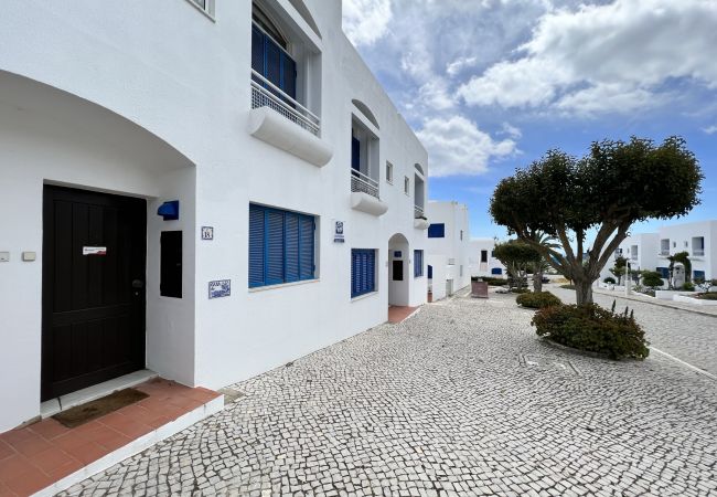 Apartment in Albufeira - ALBUFEIRA SUNSET WITH POOL by HOMING Apartment in Albufeira - ALBUFEIRA SUNSET WITH POOL by HOMING