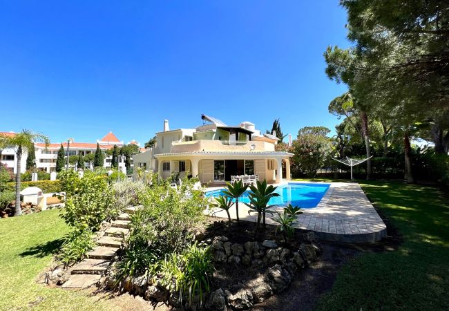Villa in Vilamoura - VILAMOURA  AMAZING GOLF VILLA WITH POOL by HOMING Villa in Vilamoura - VILAMOURA  AMAZING GOLF VILLA WITH POOL by HOMING
