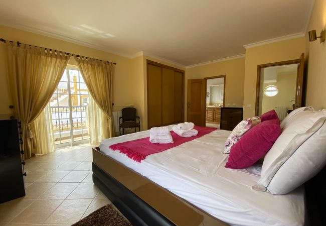 Villa in Pêra - PÊRA AMAZING VILLA WITH POOL by HOMING Villa in Pêra - PÊRA AMAZING VILLA WITH POOL by HOMING