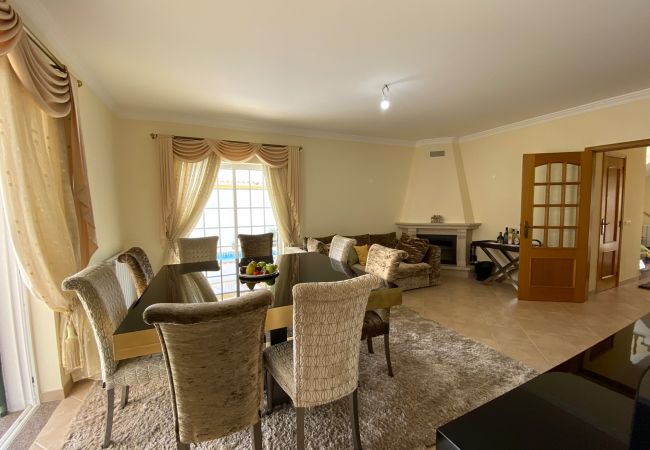 Villa in Pêra - PÊRA AMAZING VILLA WITH POOL by HOMING Villa in Pêra - PÊRA AMAZING VILLA WITH POOL by HOMING