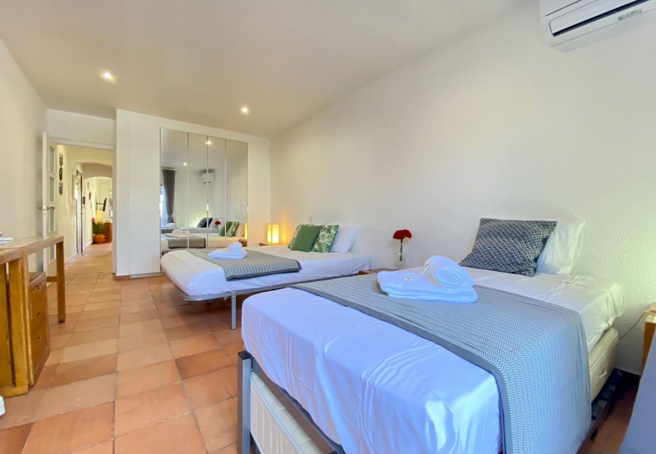 Apartment in Albufeira - ALBUFEIRA SKYLIGHT 1 WITH POOL by HOMING