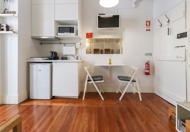 Studio in Lisboa - SANTOS TINY STUDIO by HOMING Studio in Lisboa - SANTOS TINY STUDIO by HOMING