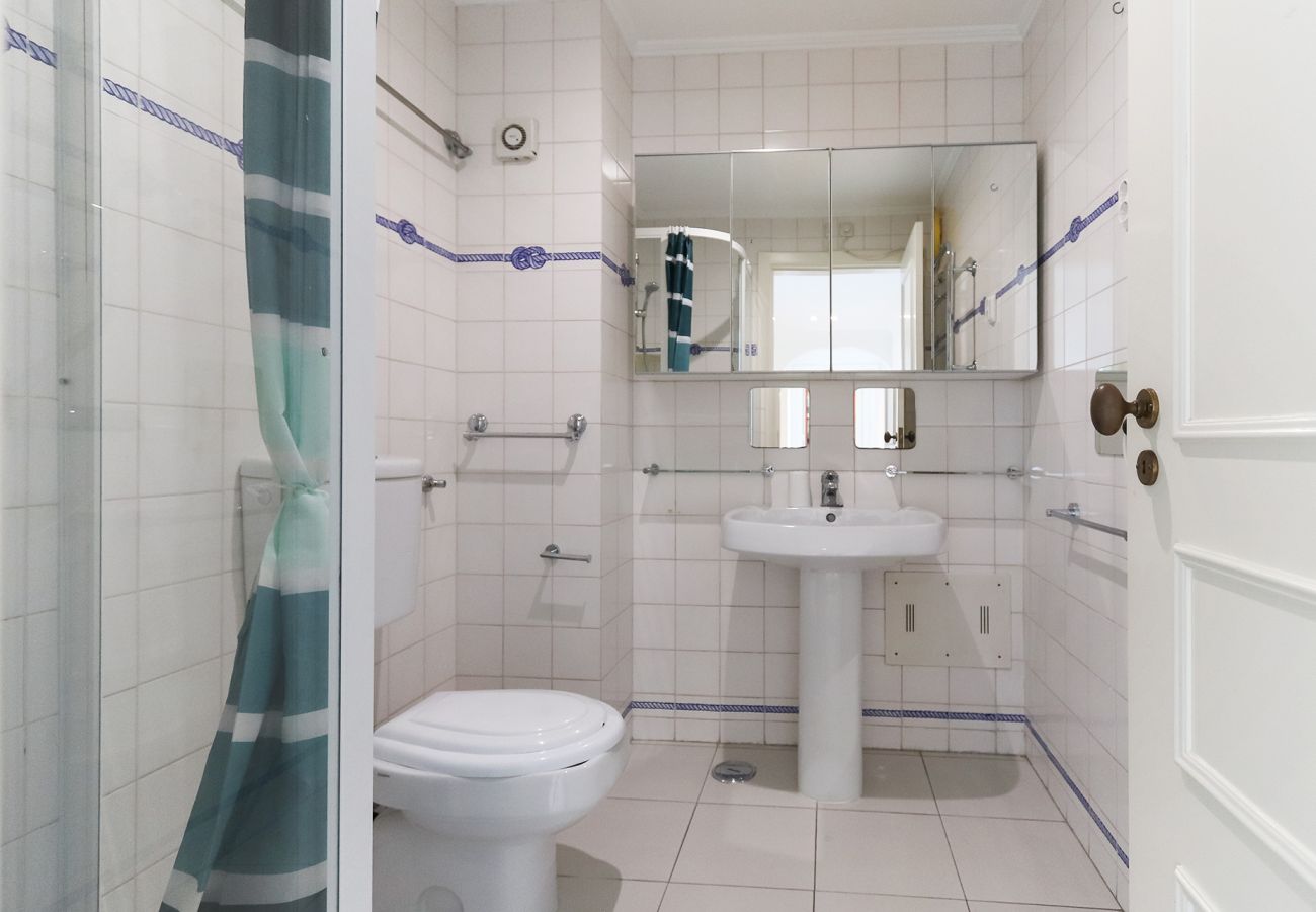 Apartment in Lisbon - LARANJEIRAS DELUXE by HOMING