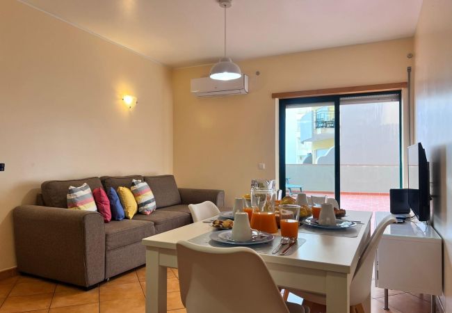 Apartment in Armação de Pêra - ARMAÇÃO DE PÊRA OCEAN TERRACE WITH POOL by HOMING Apartment in Armação de Pêra - ARMAÇÃO DE PÊRA OCEAN TERRACE WITH POOL by HOMING