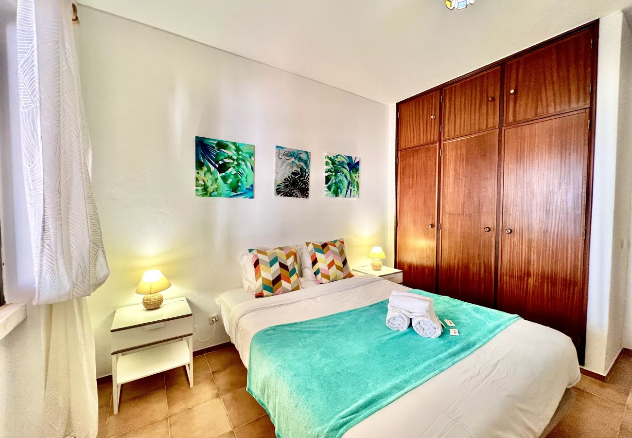 Apartment in Lagos - LAGOS OCEAN BAY WITH POOL by HOMING