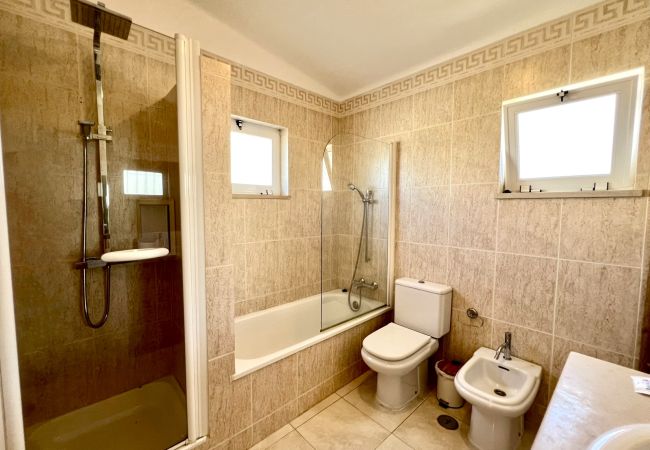 Villa in Vilamoura - VILAMOURA BRIGHTNESS VILLA WITH POOL by HOMING Villa in Vilamoura - VILAMOURA BRIGHTNESS VILLA WITH POOL by HOMING