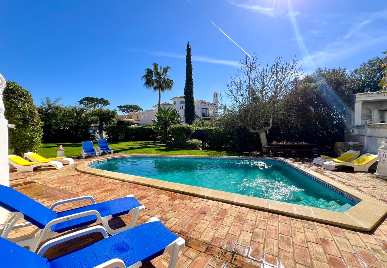 Villa in Vilamoura - VILAMOURA BRIGHTNESS VILLA WITH POOL by HOMING