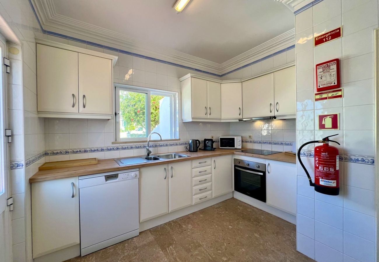 Villa in Vilamoura - VILAMOURA BRIGHTNESS VILLA WITH POOL by HOMING