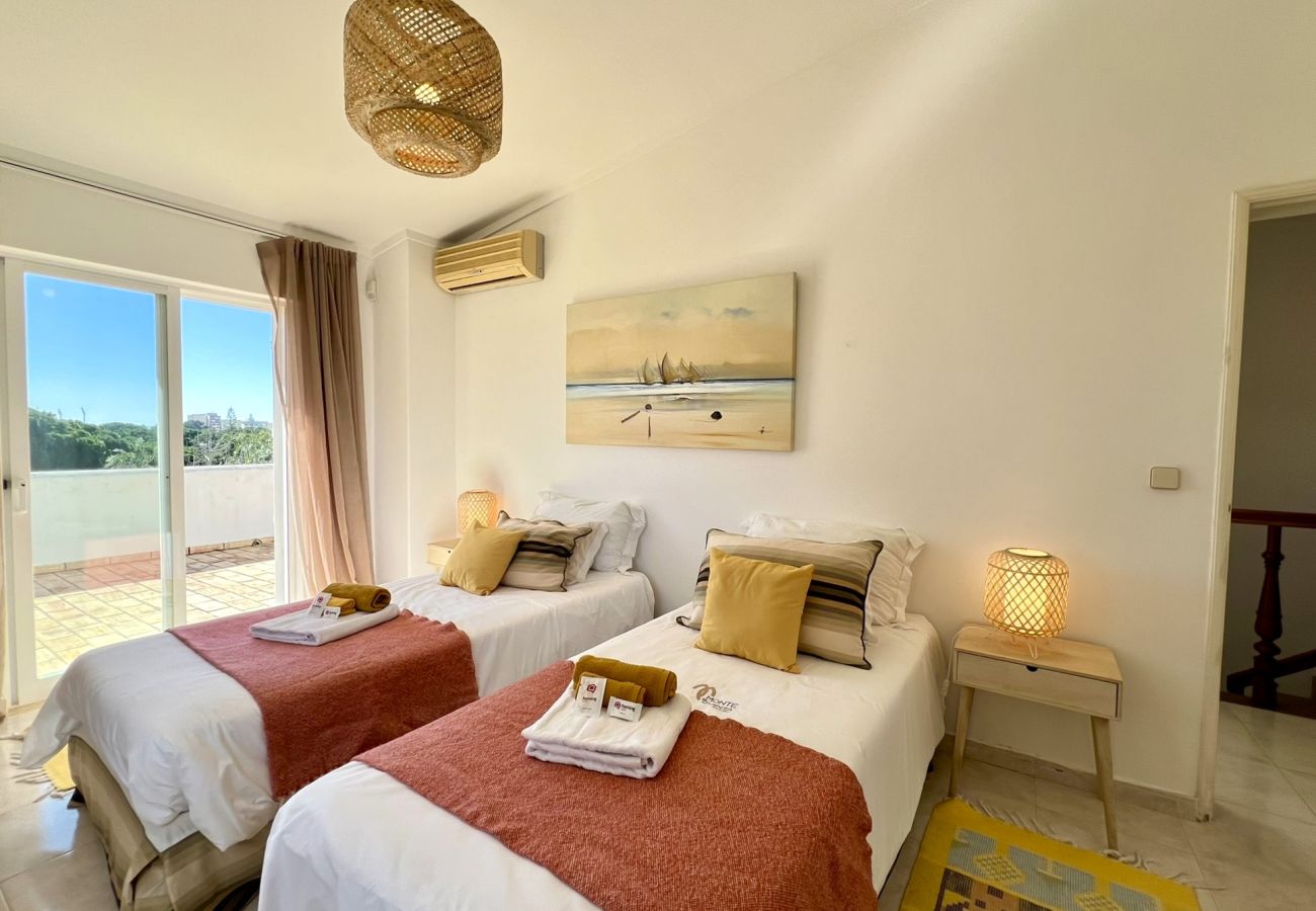 Villa in Vilamoura - VILAMOURA BRIGHTNESS VILLA WITH POOL by HOMING