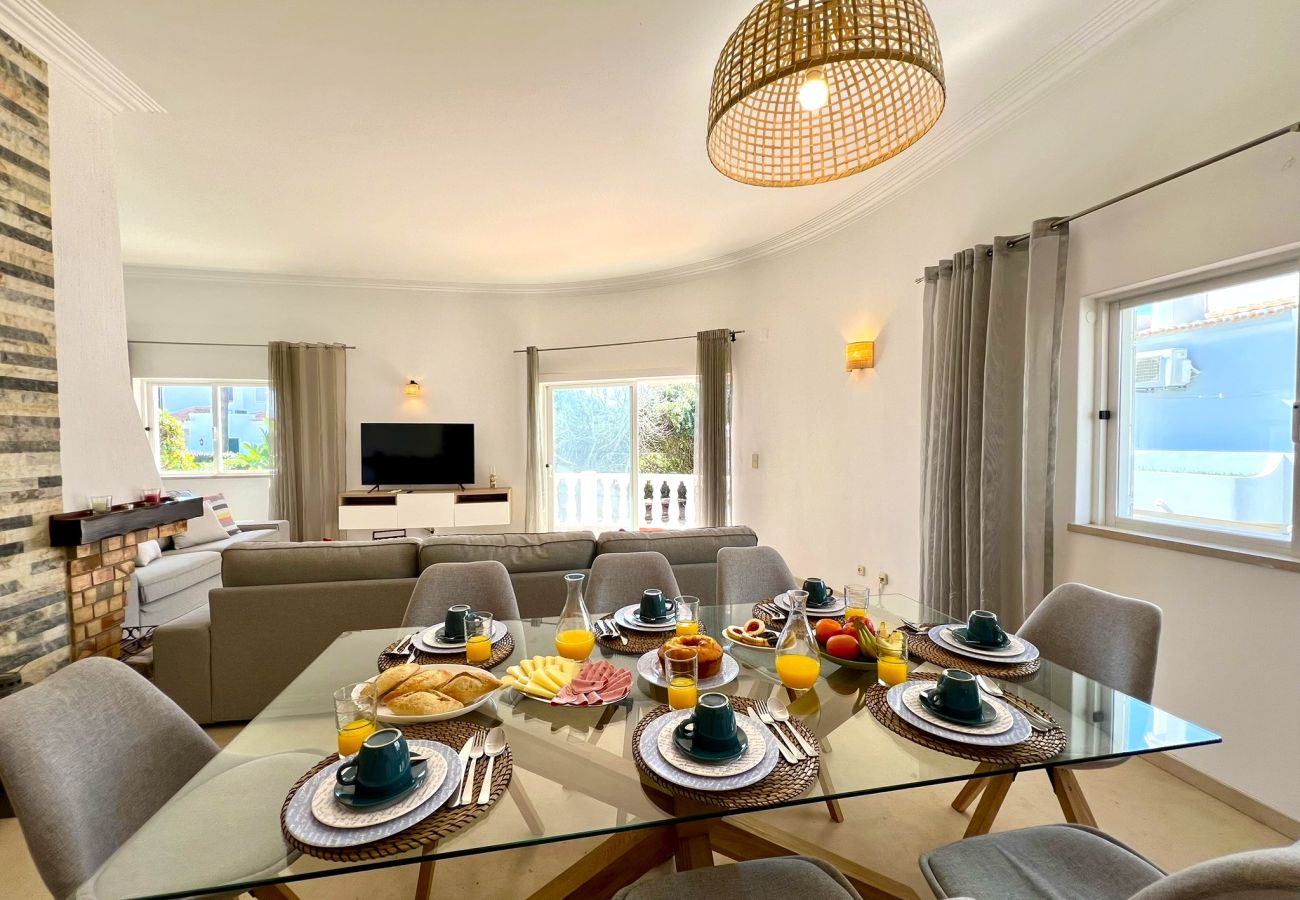 Villa in Vilamoura - VILAMOURA BRIGHTNESS VILLA WITH POOL by HOMING