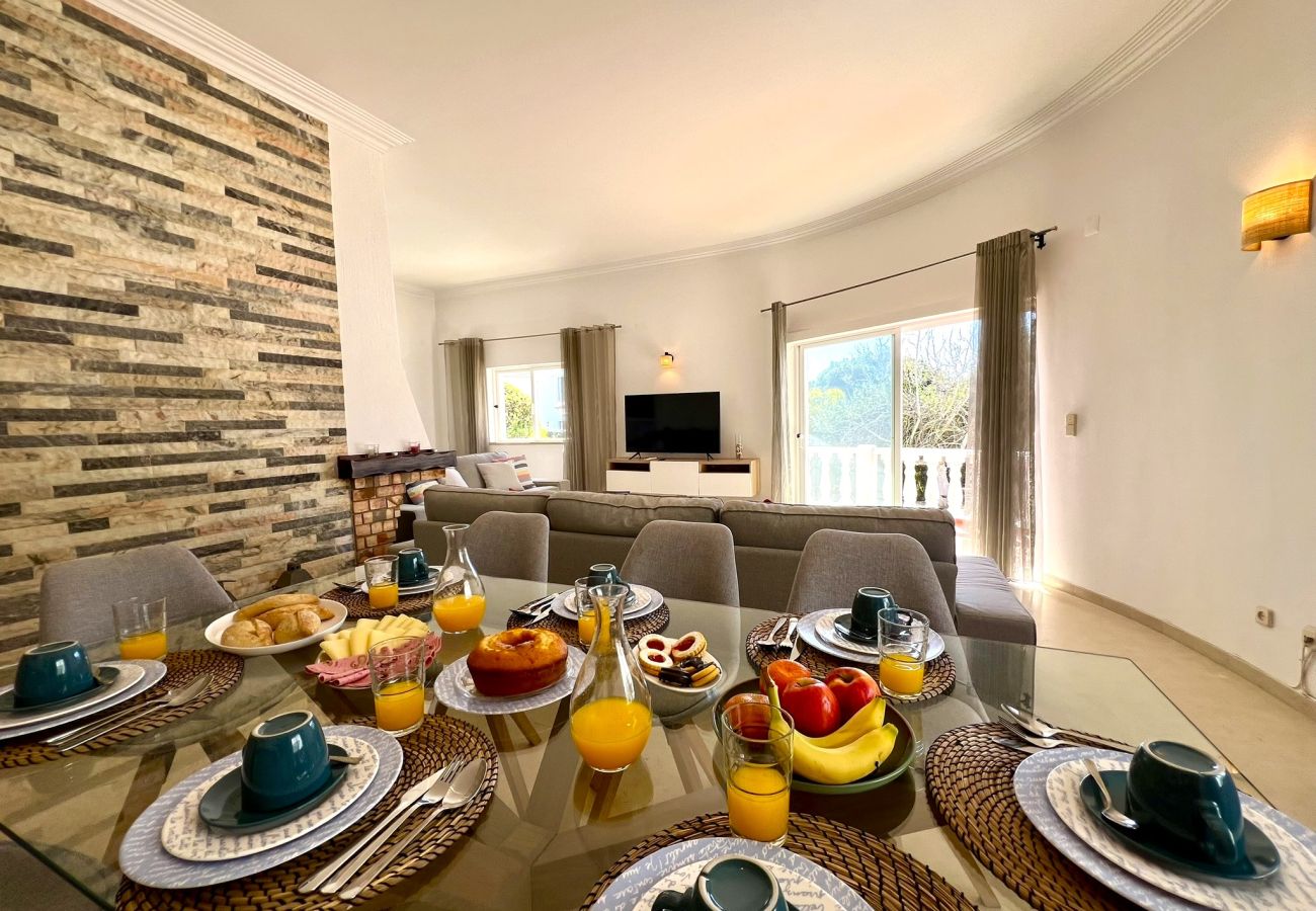 Villa in Vilamoura - VILAMOURA BRIGHTNESS VILLA WITH POOL by HOMING
