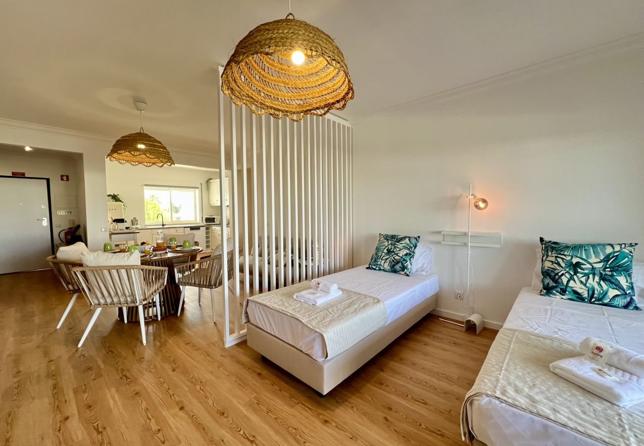 Apartment in Vilamoura - VILAMOURA MARINA CHARMING WITH POOL by HOMING
