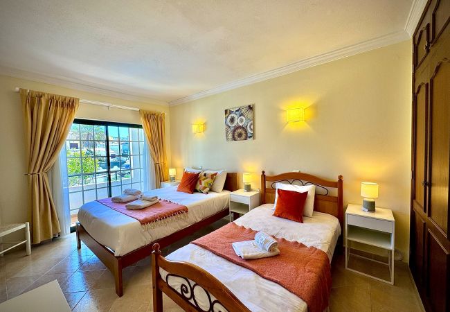 Villa in Albufeira - ALBUFEIRA SUMMER VILLA 1 WITH POOL by HOMING Villa in Albufeira - ALBUFEIRA SUMMER VILLA 1 WITH POOL by HOMING