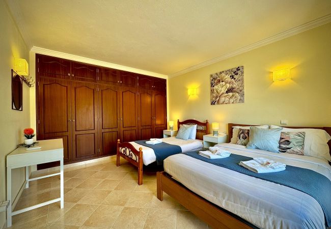 Villa in Albufeira - ALBUFEIRA SUMMER VILLA 1 WITH POOL by HOMING Villa in Albufeira - ALBUFEIRA SUMMER VILLA 1 WITH POOL by HOMING