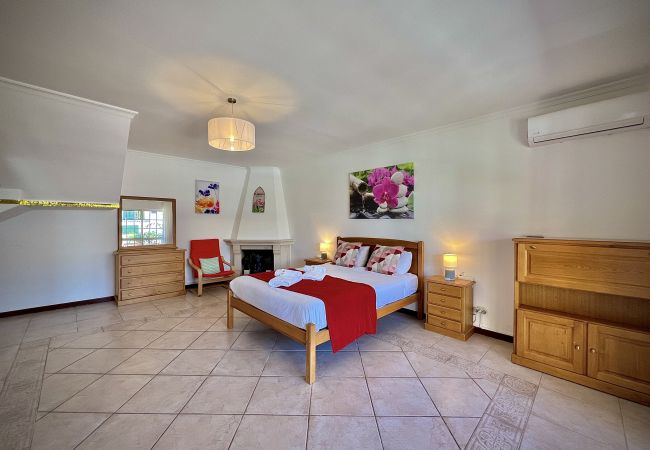 Villa in Albufeira - ALBUFEIRA SUMMER VILLA 2 WITH POOL by HOMING Villa in Albufeira - ALBUFEIRA SUMMER VILLA 2 WITH POOL by HOMING