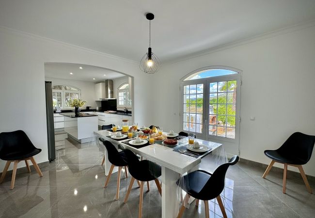 Villa in Quarteira - QUARTEIRA PREMIUM VILLA WITH POOL by HOMING Villa in Quarteira - QUARTEIRA PREMIUM VILLA WITH POOL by HOMING