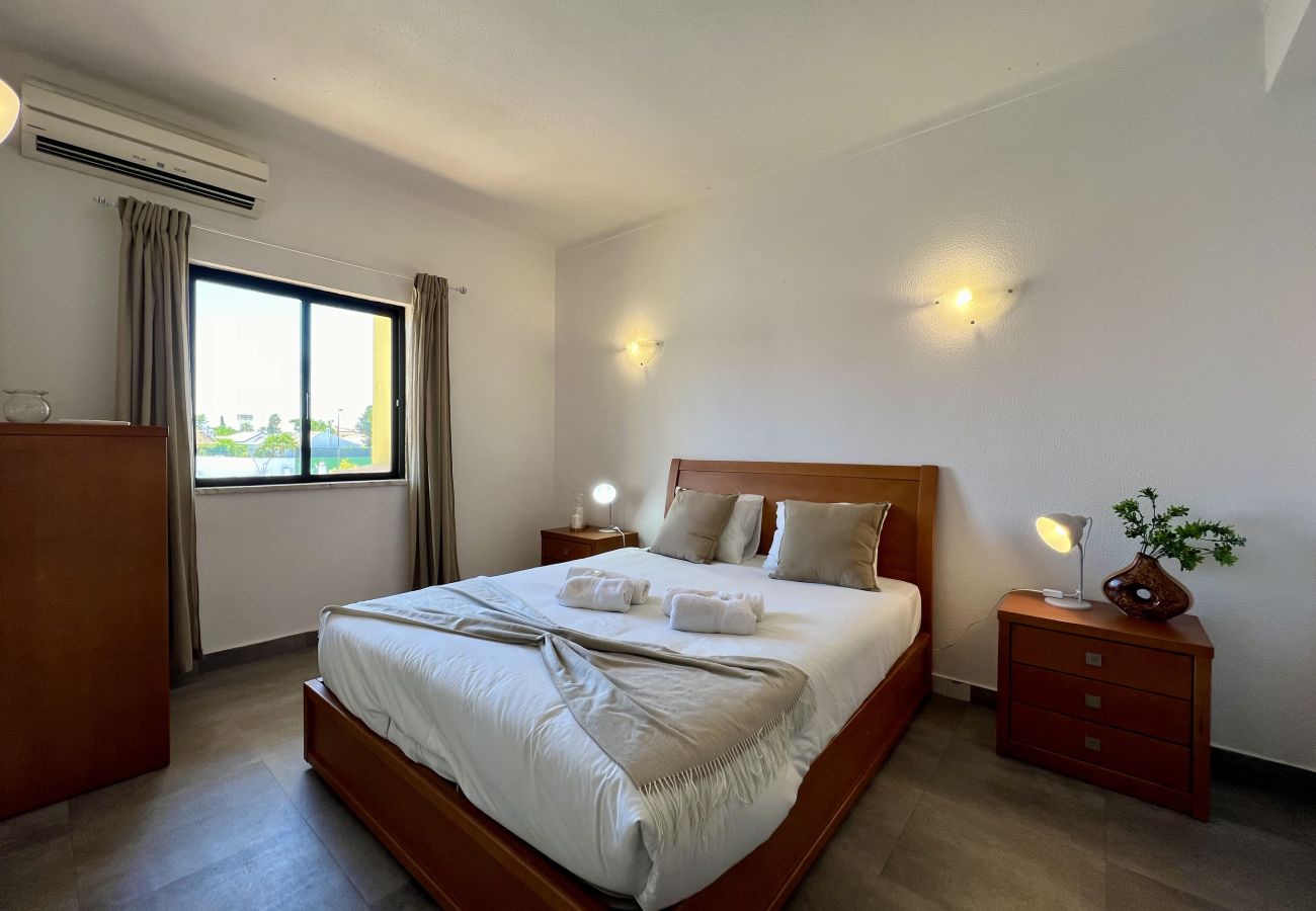 Apartment in Albufeira - ALBUFEIRA TROPICAL VIEW WITH POOL by HOMING