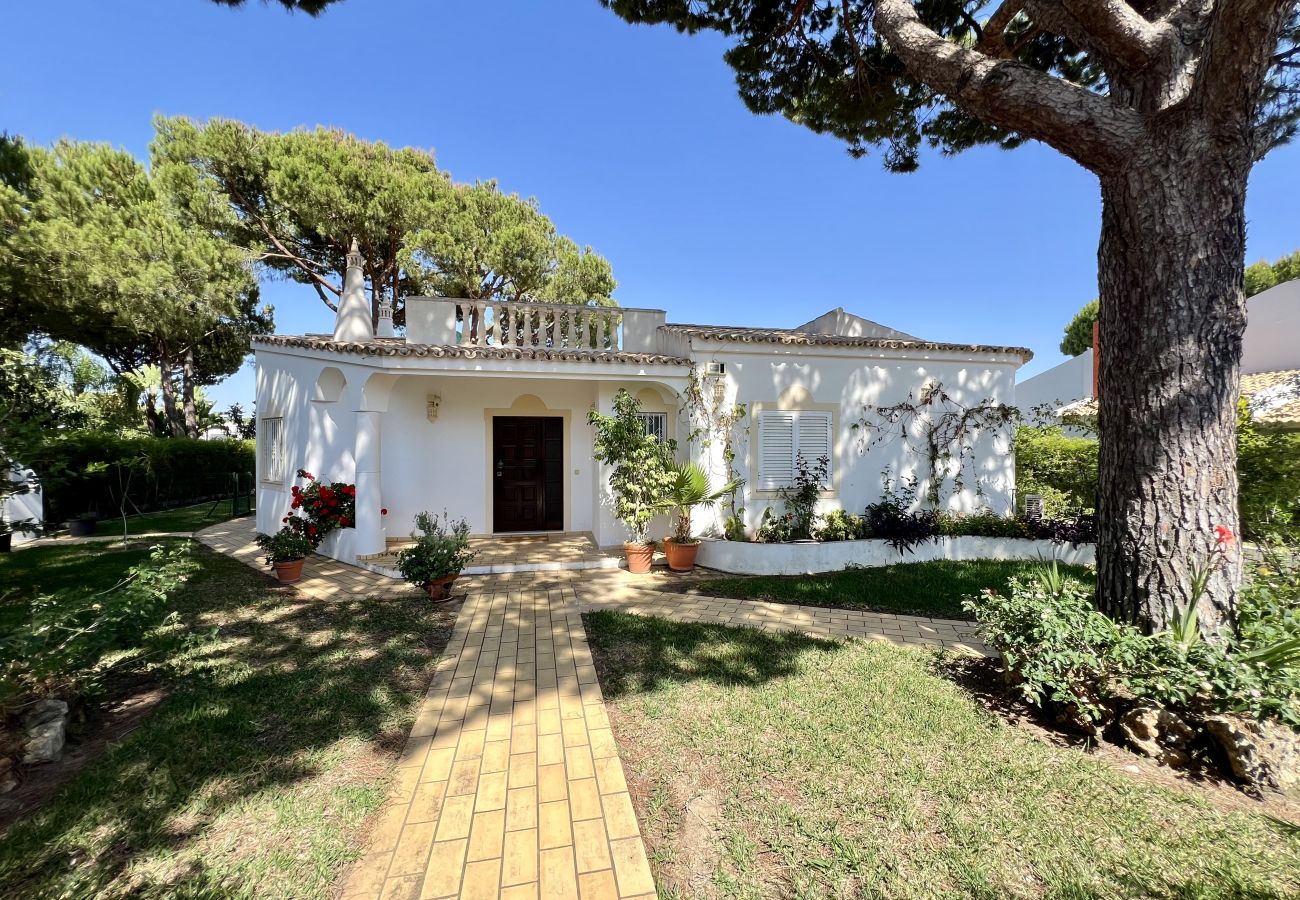 Villa in Vilamoura - VILAMOURA WHITE HOUSE VILLA WITH POOL by HOMING