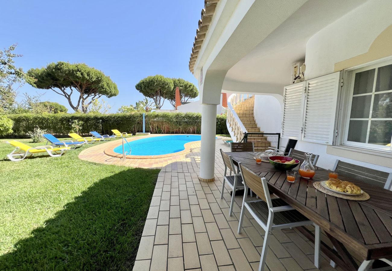 Villa in Vilamoura - VILAMOURA WHITE HOUSE VILLA WITH POOL by HOMING