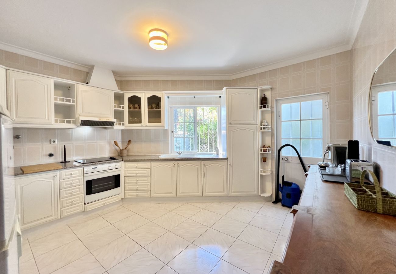 Villa in Vilamoura - VILAMOURA WHITE HOUSE VILLA WITH POOL by HOMING