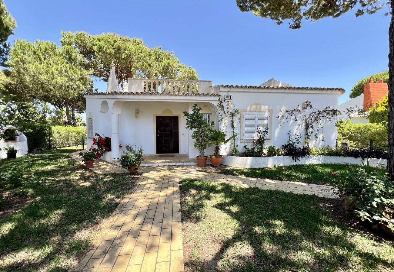Villa in Vilamoura - VILAMOURA WHITE HOUSE VILLA WITH POOL by HOMING