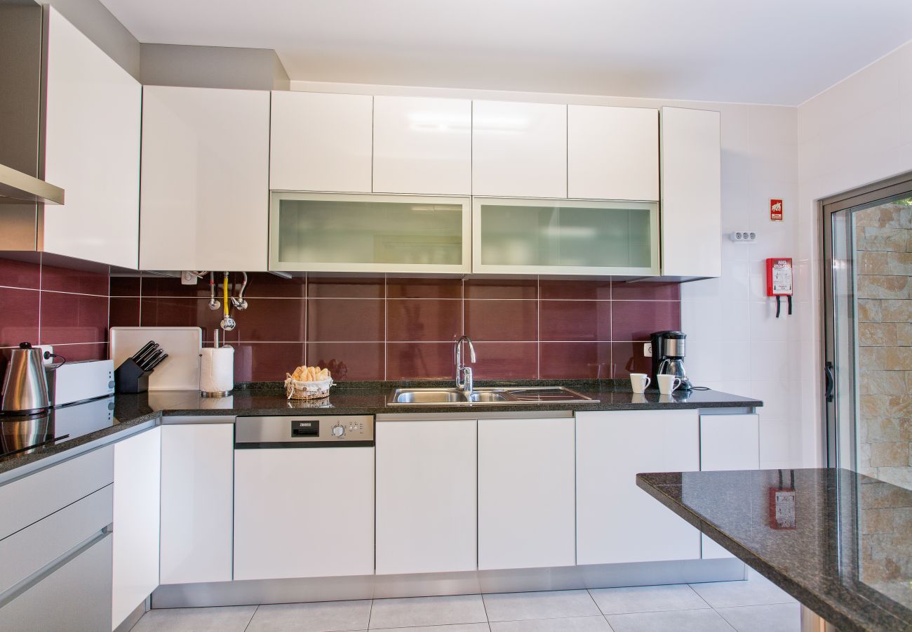 Apartment in Albufeira - ALBUFEIRA SUNNY APARTMENT 3 WITH POOL by HOMING