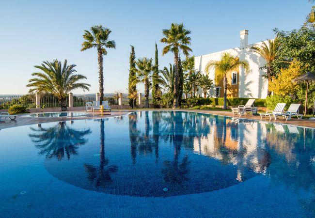 Terraced House in Portimão - PORTIMÃO ELEGANT HOUSE WITH POOL by HOMING