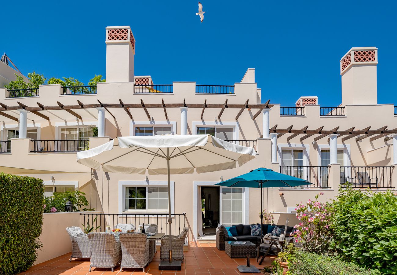 Townhouse in Quarteira - VILAMOURA GARDEN VILLA WITH POOL by HOMING