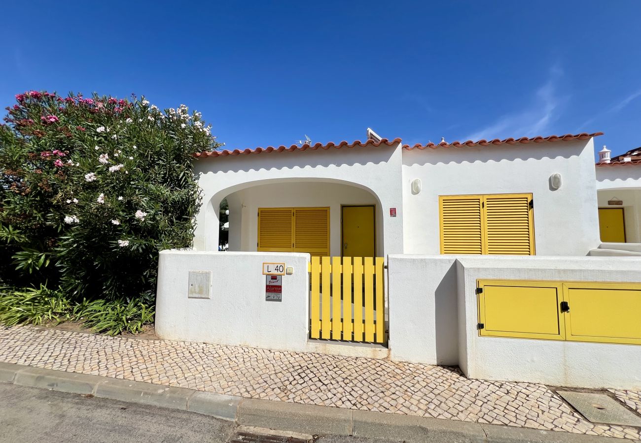 Townhouse in Vilamoura - VILAMOURA CLUB VILLA 1 WITH POOL by HOMING
