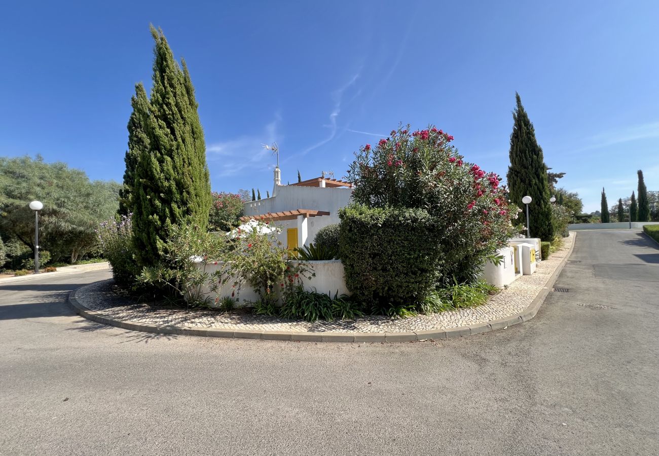 Townhouse in Vilamoura - VILAMOURA CLUB VILLA 1 WITH POOL by HOMING