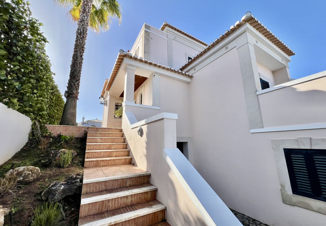 Villa in Vilamoura - VILAMOURA DELUXE VILLA WITH POOL by HOMING