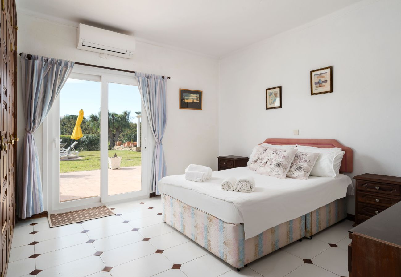 Villa in Albufeira - ALBUFEIRA FAMILY VILLA AND POOL  by HOMING