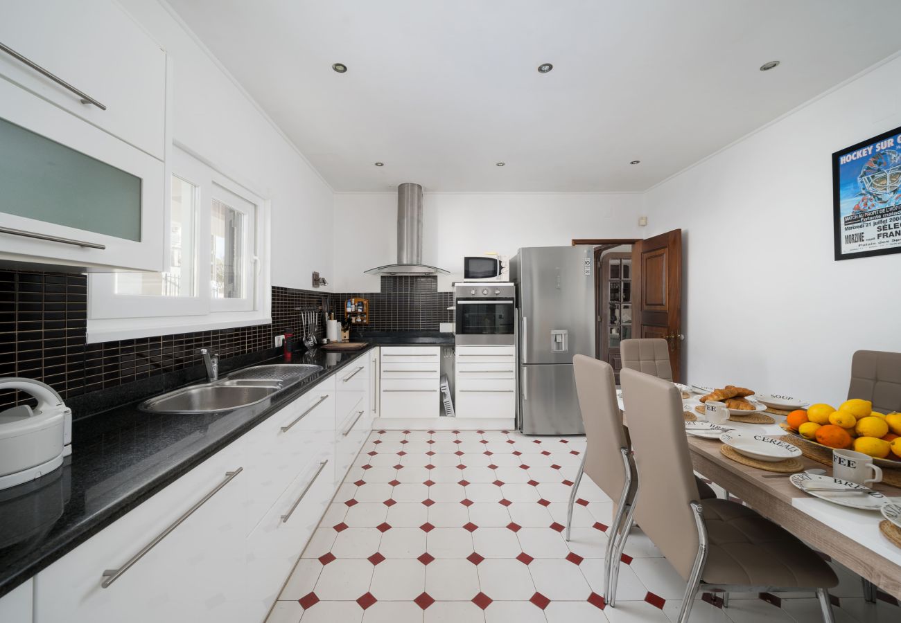 Villa in Albufeira - ALBUFEIRA FAMILY VILLA AND POOL  by HOMING